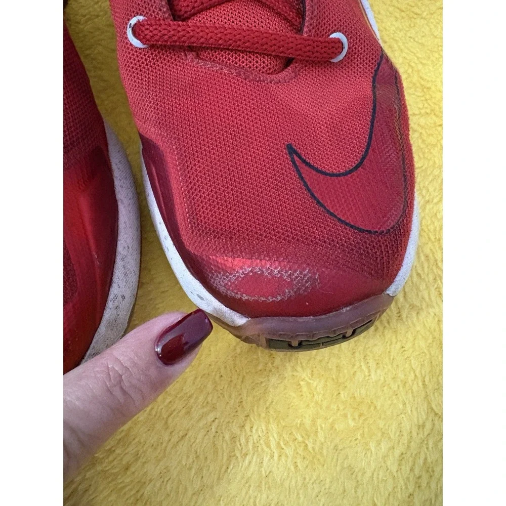 Nike LeBron Shoes Big Boys Red High Basketball Shoes On Court 808709-610 Size 5Y